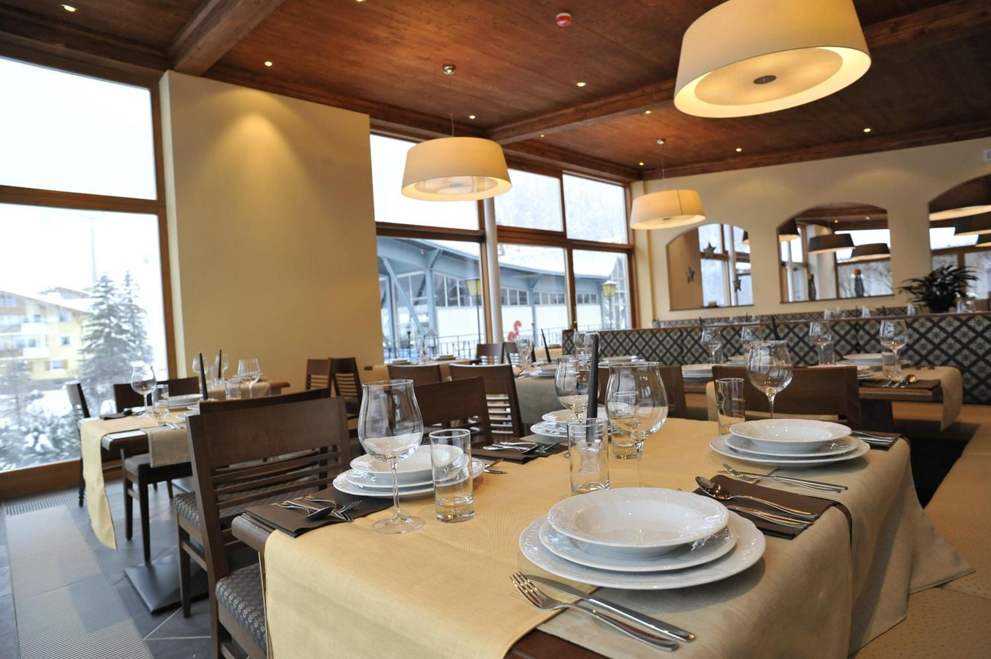 Hotel Europa Dolomites Sëlva di Val Gardena Eksteriør billede