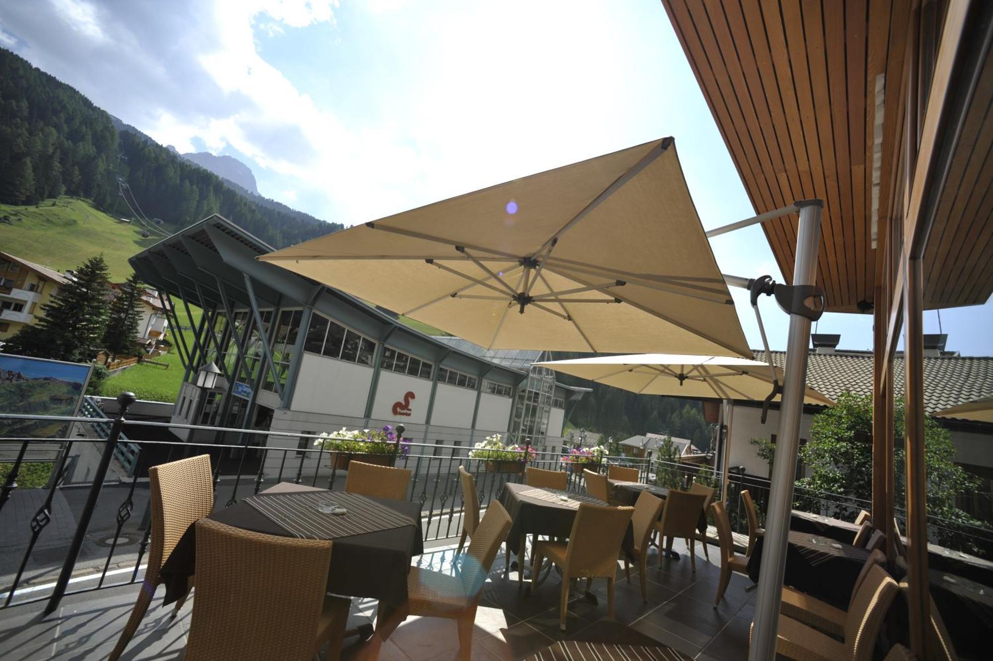 Hotel Europa Dolomites Sëlva di Val Gardena Eksteriør billede
