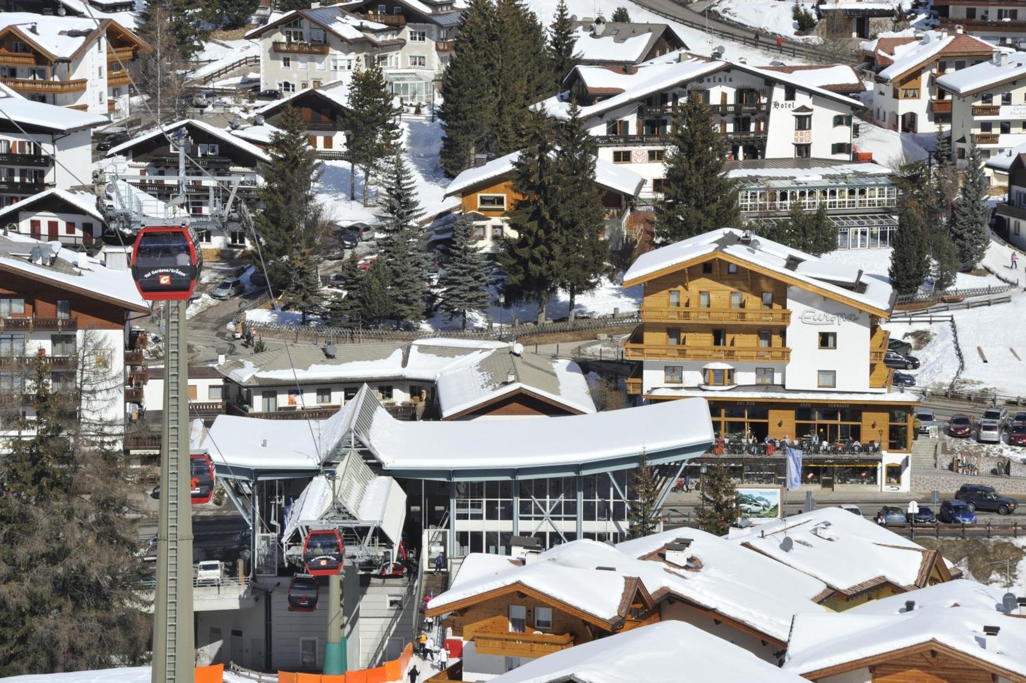 Hotel Europa Dolomites Sëlva di Val Gardena Eksteriør billede