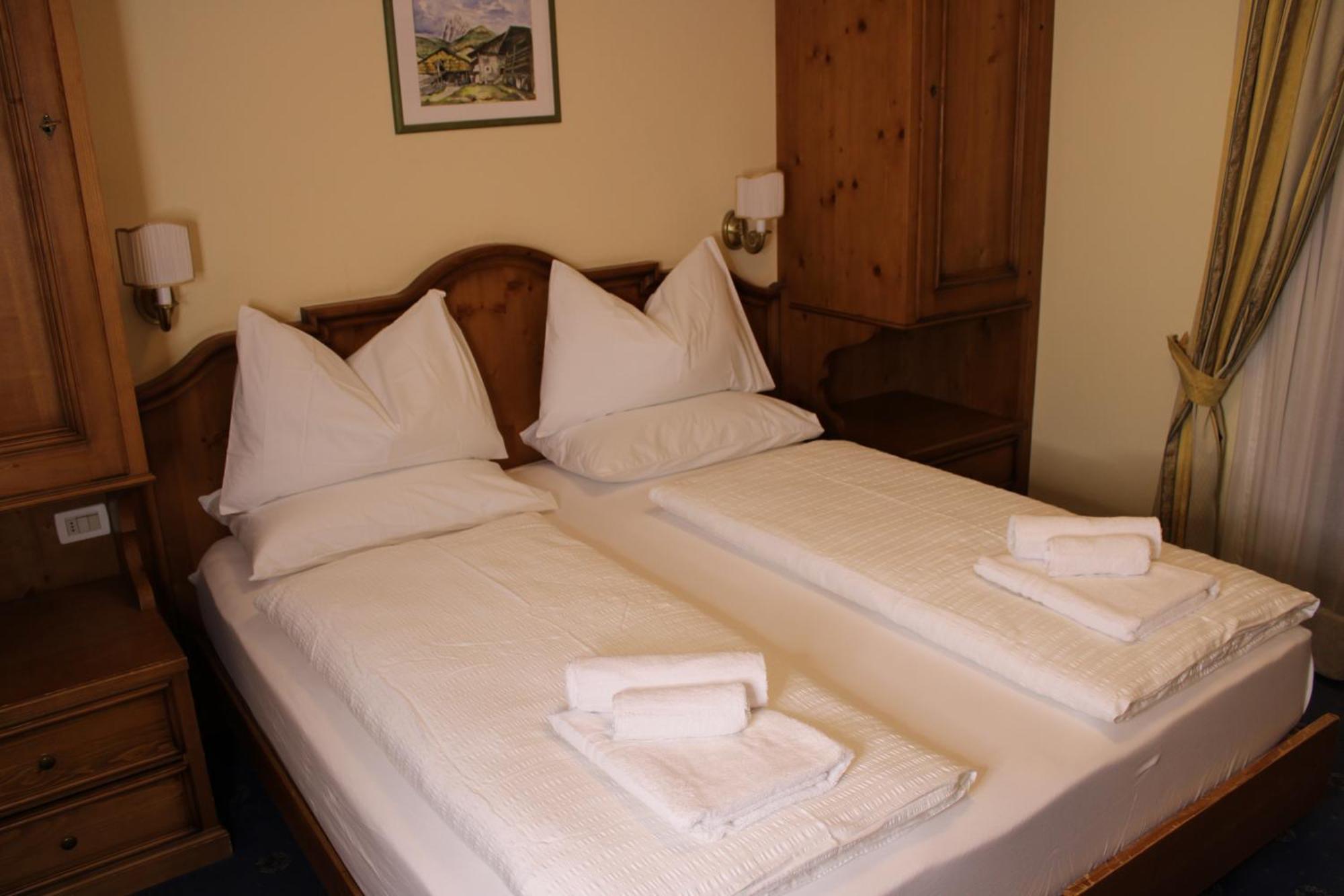 Hotel Europa Dolomites Sëlva di Val Gardena Eksteriør billede